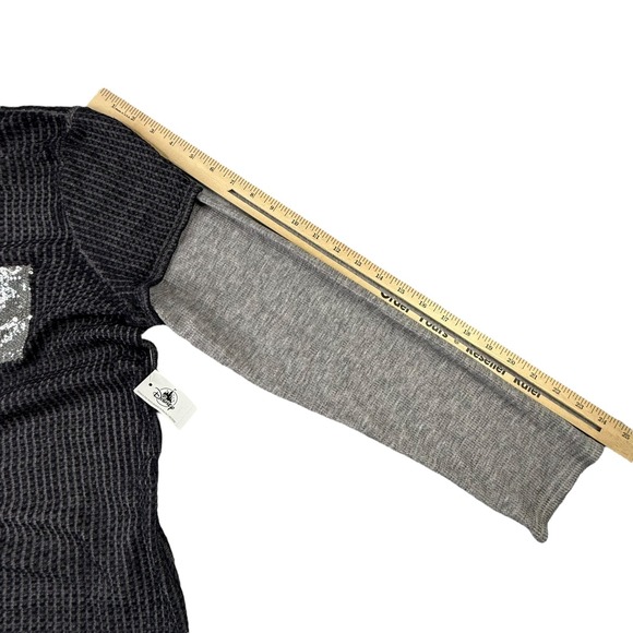 Walt Disney World Womens Faux Layered Thermal Top Size XXL 2XL Sequin Gray - Picture 9 of 9